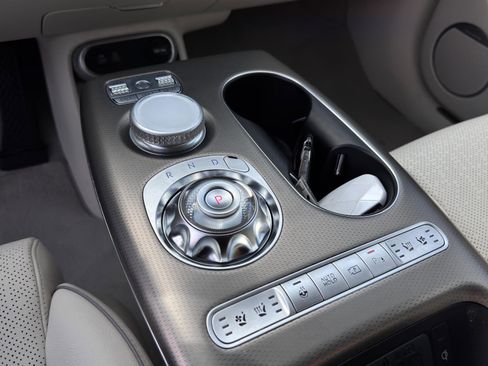 Used 2024 Genesis GV60 Advanced image 20