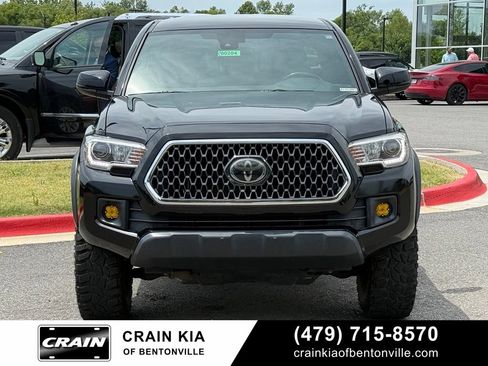 Used 2019 Toyota Tacoma TRD Off-Road w/ Technology Package AWD/4WD image 2