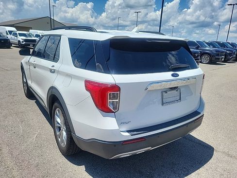 Used 2020 Ford Explorer XLT w/ Equipment Group 202A RWD image 4
