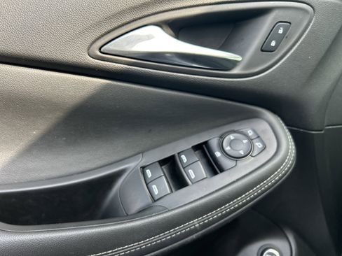 Used 2023 Buick Encore GX Select w/ Sport Touring Package FWD image 20