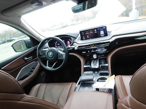 Used 2024 Acura MDX SH-AWD w/ Technology Package image 3