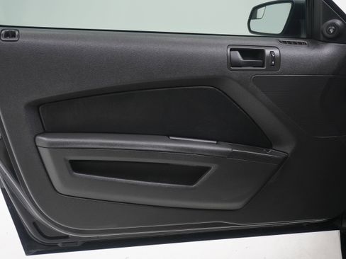 Used 2013 Ford Mustang Coupe image 14