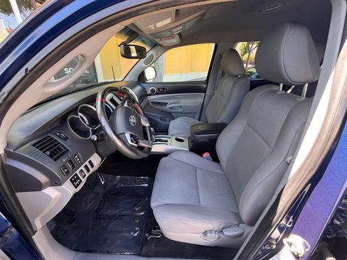Used 2014 Toyota Tacoma PreRunner RWD image 8