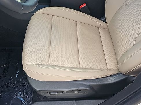 Certified 2025 Buick Envision Preferred image 10