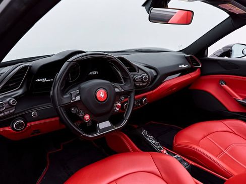 Used 2018 Ferrari 488 Spider RWD image 2