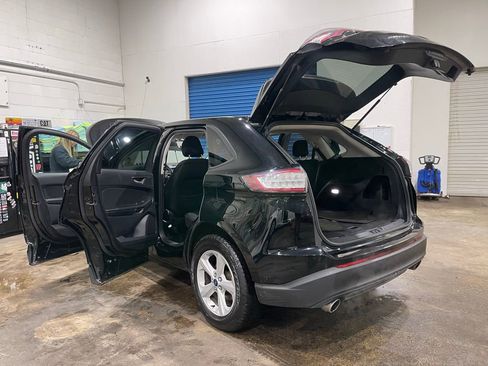 Used 2018 Ford Edge SE image 19