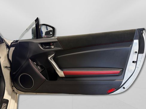 Used 2019 Toyota 86 RWD image 35