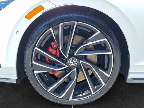 Certified 2022 Volkswagen GTI Autobahn FWD image 9