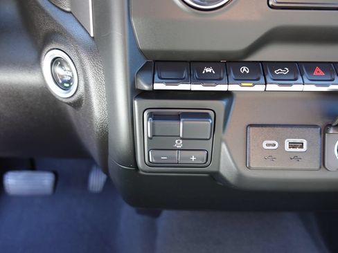 Used 2024 Chevrolet Silverado 1500 Custom AWD/4WD image 45