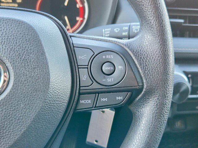 Used 2025 Toyota RAV4 LE AWD/4WD image 18