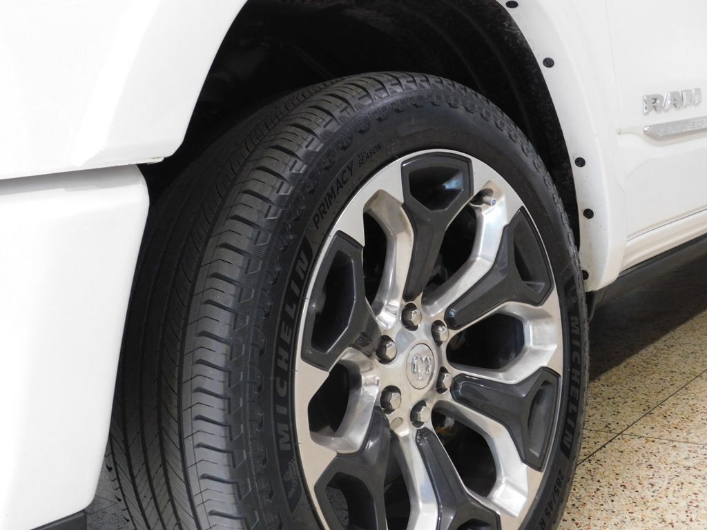 Used 2022 RAM 1500 Limited w/ Body-Colour Bumper Group AWD/4WD image 18