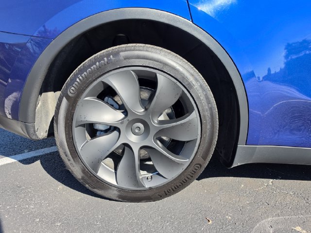 Used 2025 Tesla Model Y Long Range AWD/4WD image 7