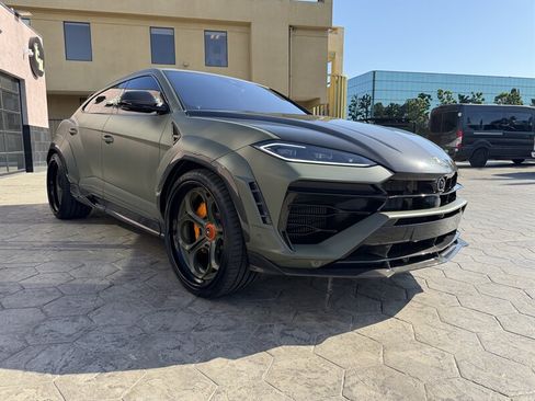 Used 2025 Lamborghini Urus SE AWD/4WD image 5
