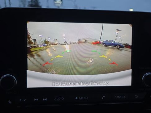 Used 2024 Nissan Pathfinder SV image 25