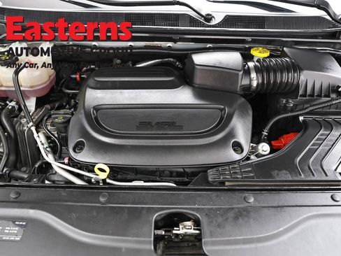Used 2023 Chrysler Voyager LX FWD image 7