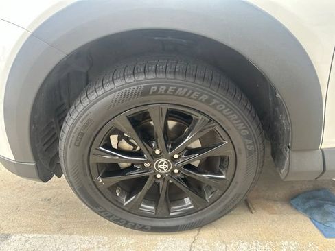 Used 2018 Toyota RAV4 Adventure AWD/4WD image 15
