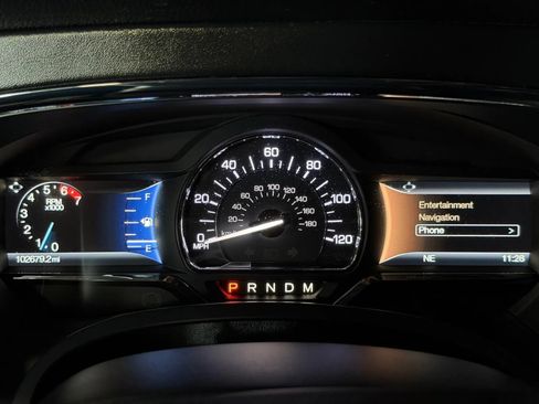 Used 2017 Lincoln Navigator L Select RWD image 40