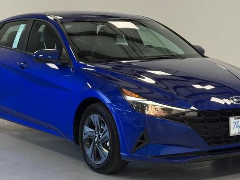 Certified 2023 Hyundai Elantra SEL w/ Cargo Package FWD image 6