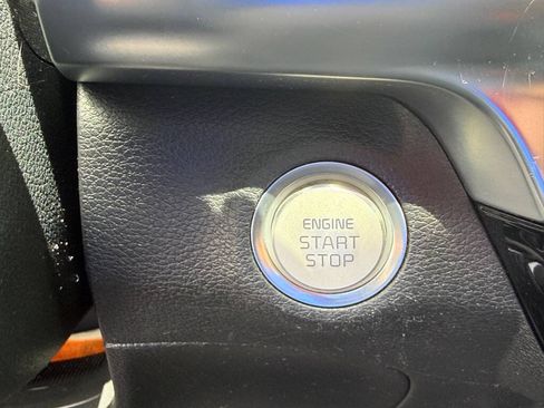 Used 2022 Kia Telluride LX FWD image 13