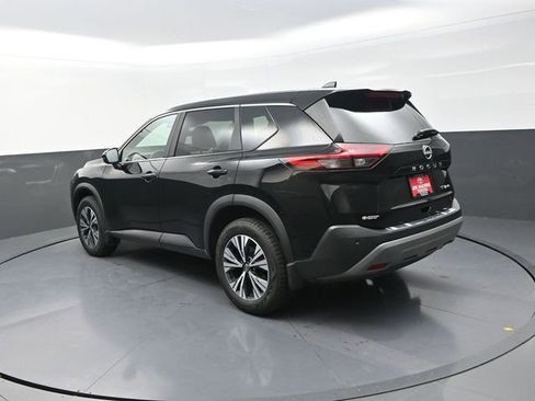 Used 2023 Nissan Rogue SV image 5