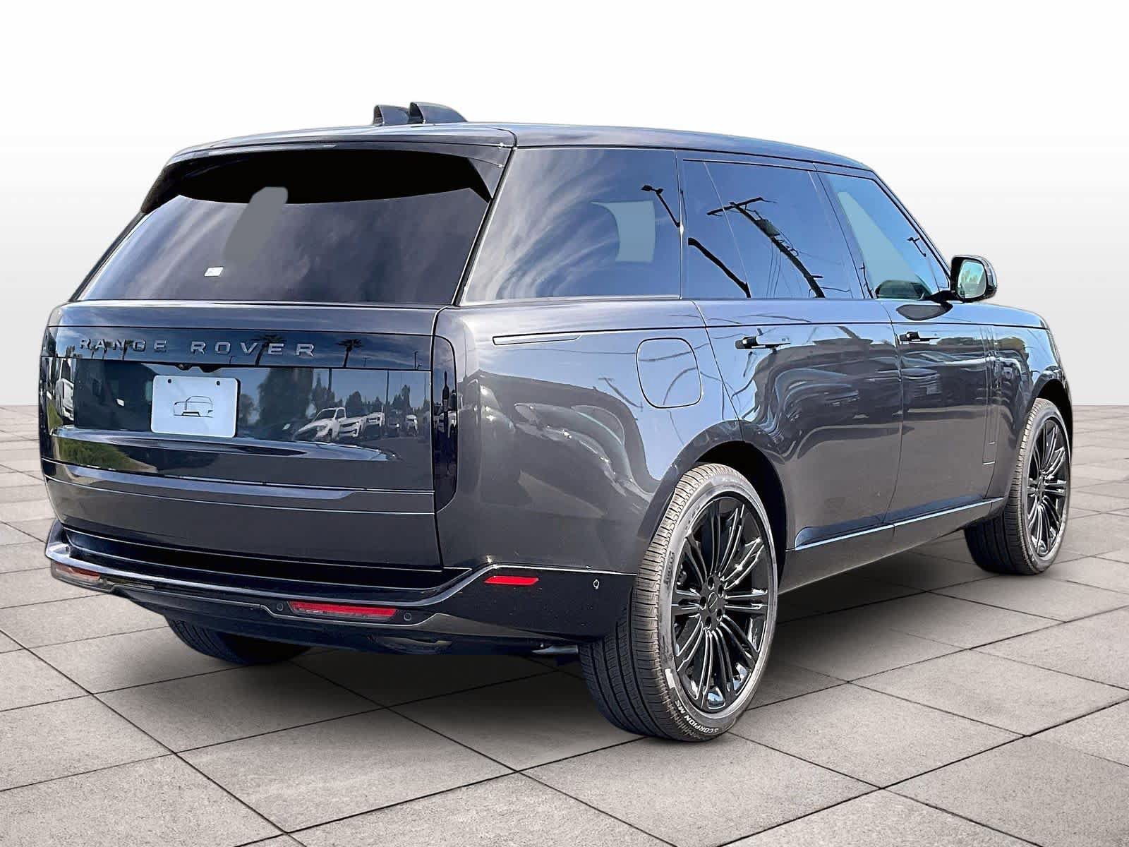 New 2026 Land Rover Range Rover Long Wheelbase SE AWD/4WD image 4