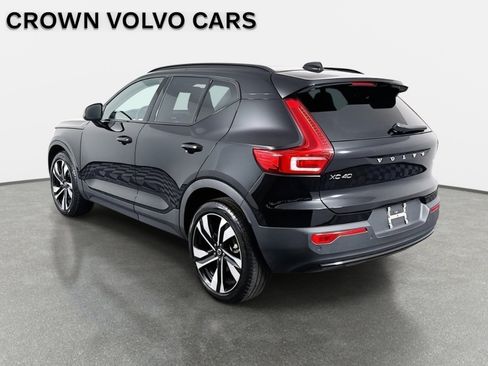 Used 2023 Volvo XC40 B5 Ultimate w/ Protection Package Premier image 8