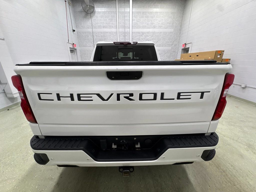 Used 2021 Chevrolet Silverado 1500 High Country w/ Technology Package AWD/4WD image 5