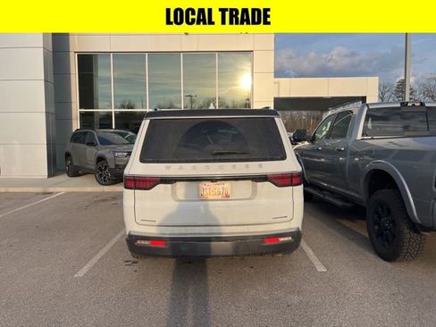 Used 2022 Jeep Wagoneer Series III w/ Premium Group I image 5