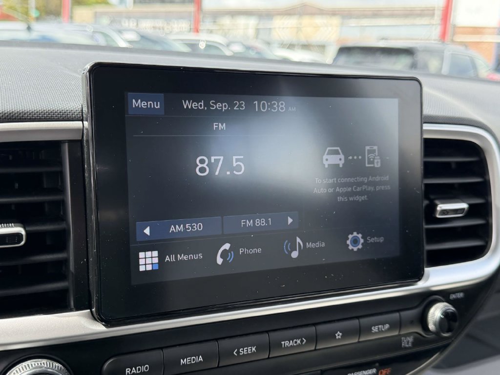 Certified 2024 Hyundai Venue SEL FWD image 27