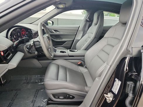 Certified 2025 Porsche Taycan image 5