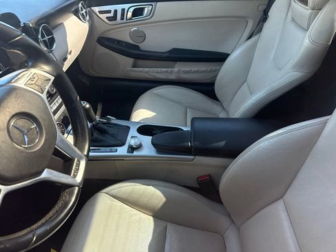 Used 2012 Mercedes-Benz SLK 350 image 3