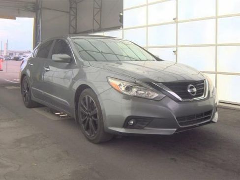 Used 2017 Nissan Altima 2.5 SR image 2