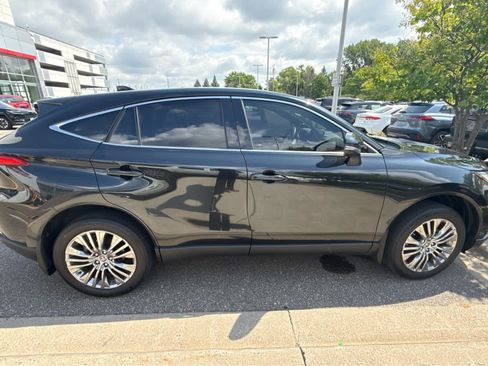 Used 2024 Toyota Venza Limited AWD/4WD image 6