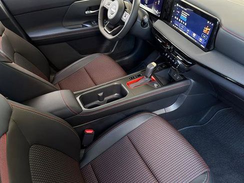 New 2026 Nissan Kicks SR FWD image 17