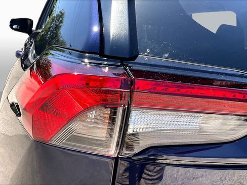 Used 2025 Toyota RAV4 XLE FWD image 27