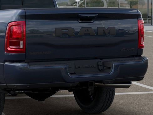 New 2026 RAM 2500 Laramie AWD/4WD image 13