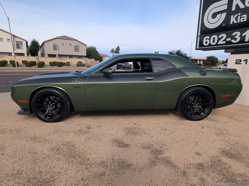 Used 2022 Dodge Challenger R/T Scat Pack w/ T/A Package image 6