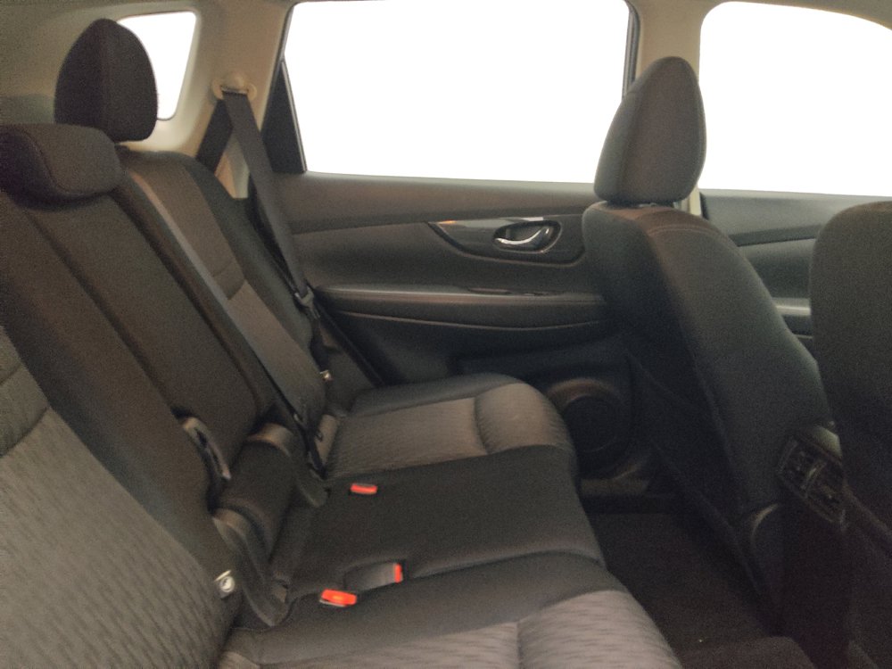 Used 2017 Nissan Rogue SV FWD image 19