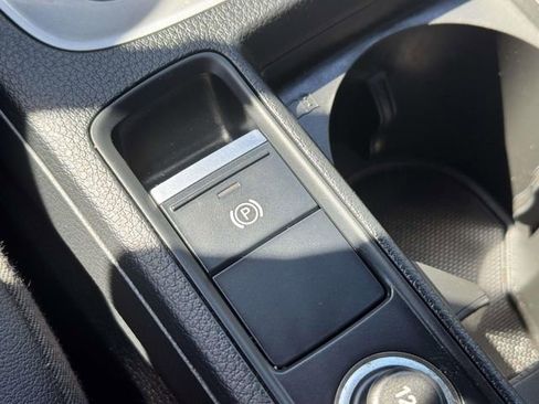 Used 2019 Audi Q3 2.0T Premium w/ Convenience Package image 9