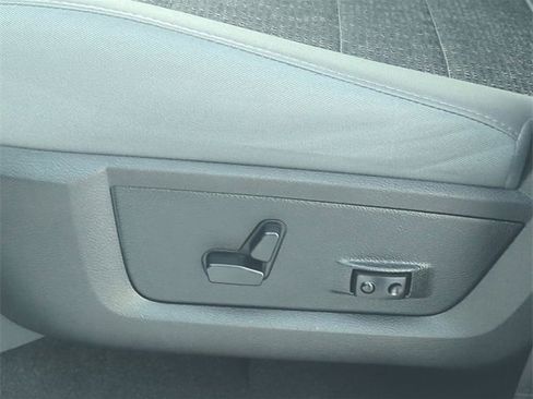 Used 2018 RAM 1500 Big Horn image 19