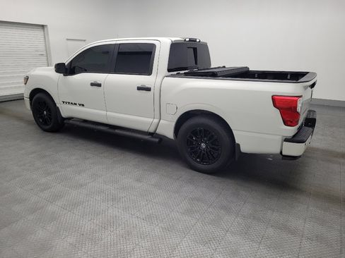 Used 2019 Nissan Titan SV w/ SV Convenience Package image 3