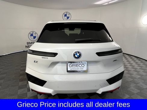 Used 2023 BMW iX xDrive50 w/ Sport Package AWD/4WD image 11