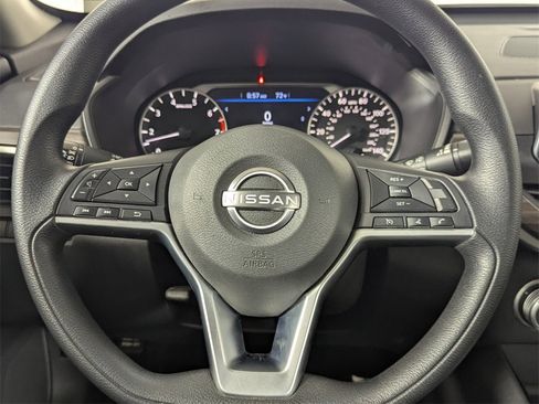 Used 2024 Nissan Altima 2.5 SV image 16