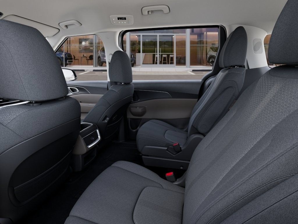 New 2027 Kia Carnival LX FWD image 19