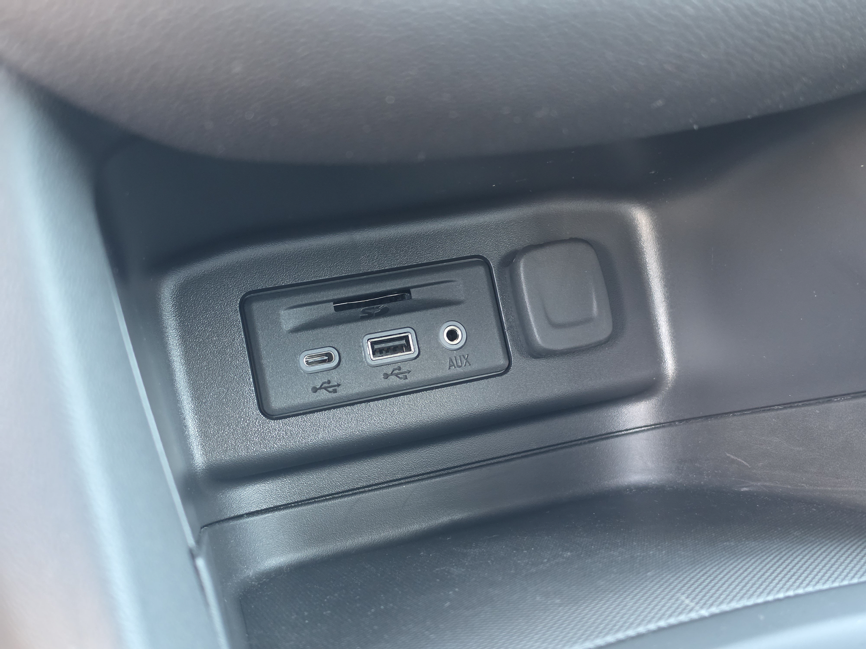 Used 2024 Chevrolet Equinox RS w/ RS Leather Package FWD image 26