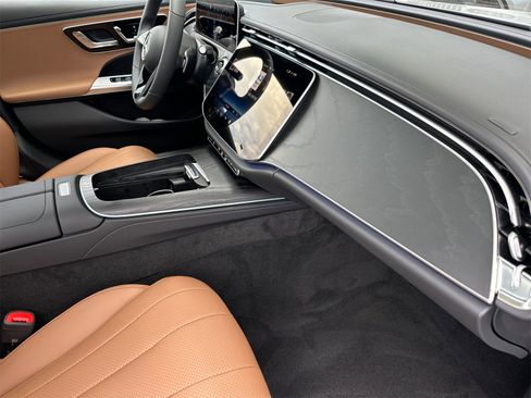 New 2026 Mercedes-Benz E 350 4MATIC Sedan image 16