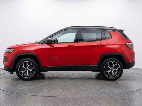 Used 2025 Jeep Compass Limited AWD/4WD image 5