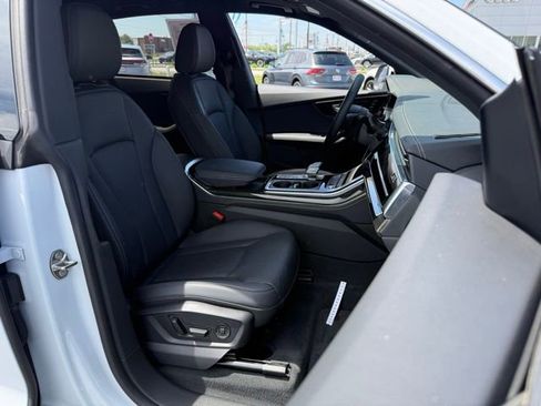 Used 2025 Audi Q8 Premium Plus AWD/4WD image 24