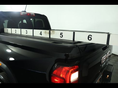 Used 2023 GMC Canyon Denali image 17