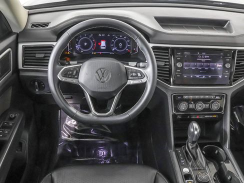 Certified 2022 Volkswagen Atlas SE w/ Panoramic Sunroof Package image 41